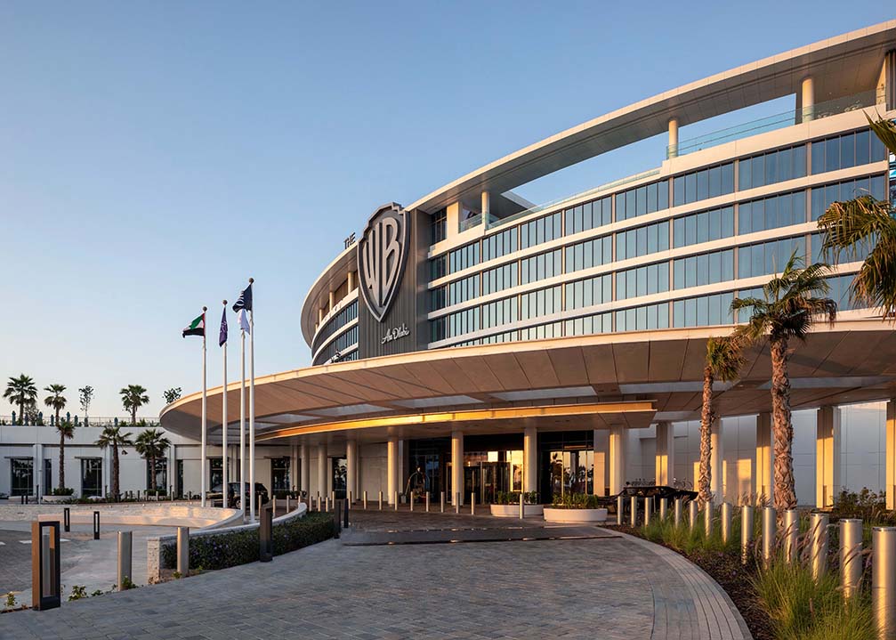 Warner-Bros-Hotel-2-entrance-1